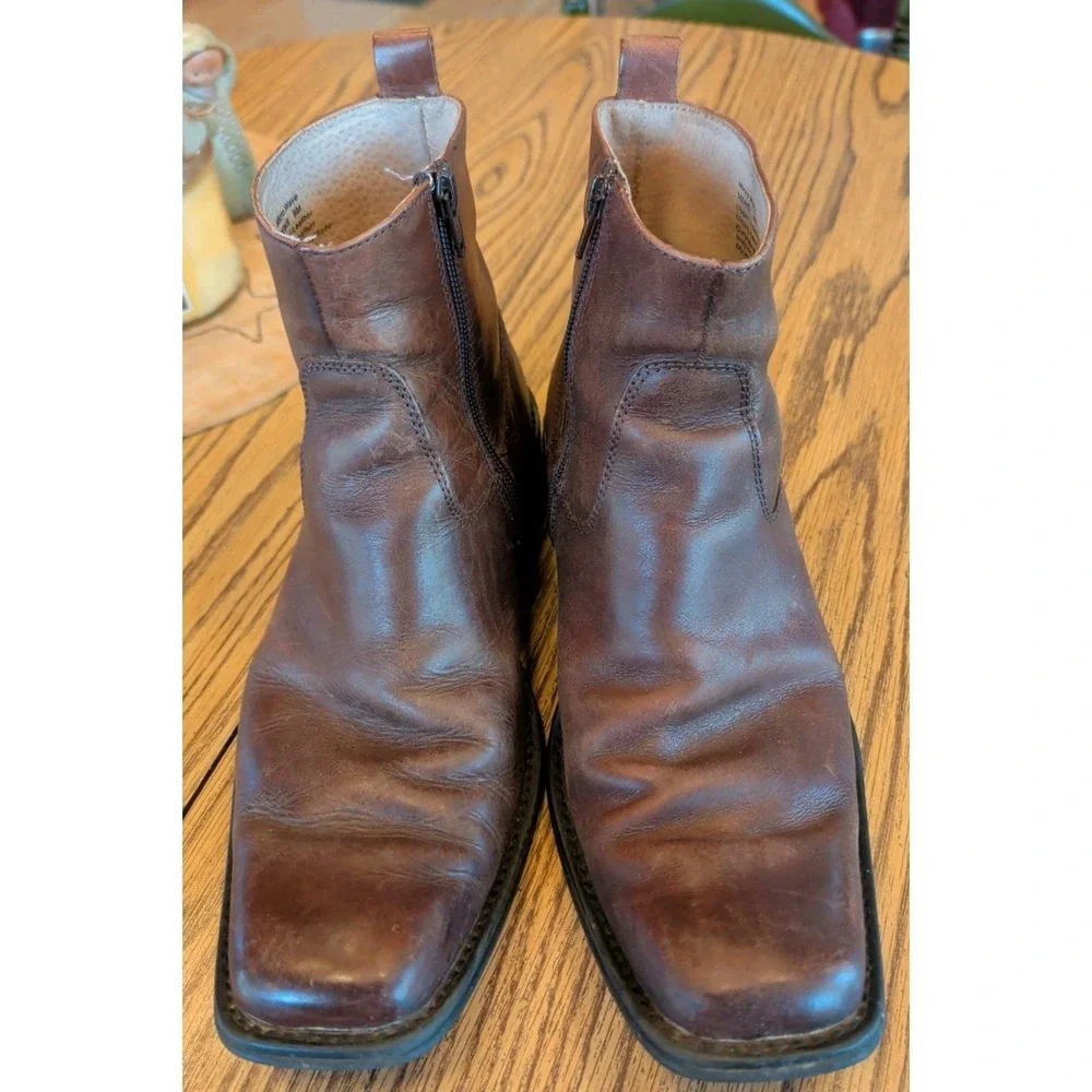 Kenneth Cole New York Micro Wave Brown Leather Size 9M Boots Square Toe